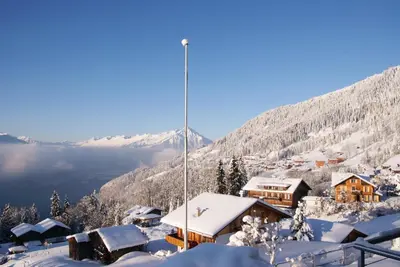 Ein allgemeiner Bergblick oder ein Berglick von des Hotels aus