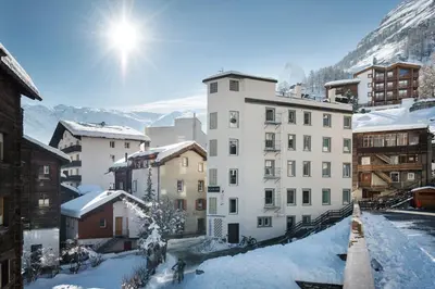 Ein allgemeiner Bergblick oder ein Berglick von des Hotels aus