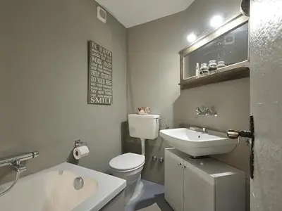 Ein Badezimmer in der Unterkunft Charmant petit appartement à Grimentz au pied des pistes