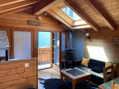 Ein Sitzbereich in der Unterkunft Zermatterchalet