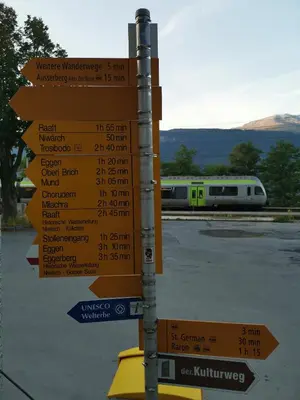 Ein allgemeiner Bergblick oder ein Berglick von der Lodge aus