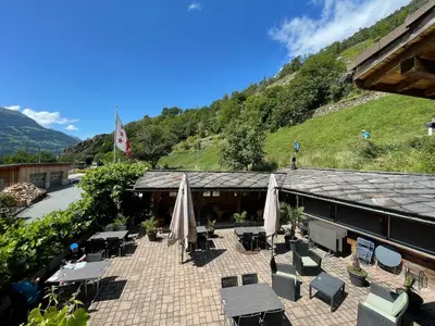 Ein allgemeiner Bergblick oder ein Berglick von der Lodge aus