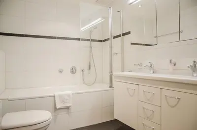 Ein Badezimmer in der Unterkunft Apartment Stotzhalten 3.5 - GriwaRent AG