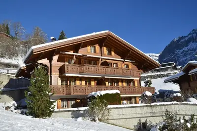 Ein allgemeiner Bergblick oder ein Berglick von der Ferienwohnung aus