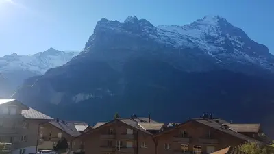 Ein allgemeiner Bergblick oder ein Berglick von der Ferienwohnung aus