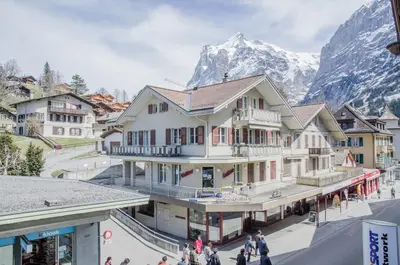Ein allgemeiner Bergblick oder ein Berglick von der Ferienwohnung aus