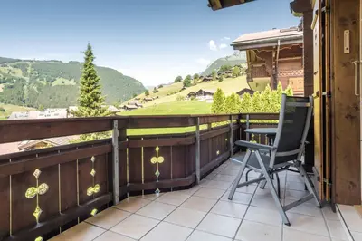 Ein allgemeiner Bergblick oder ein Berglick von der Ferienwohnung aus