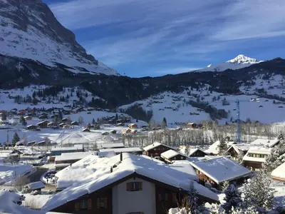 Ein allgemeiner Bergblick oder ein Berglick von der Ferienwohnung aus