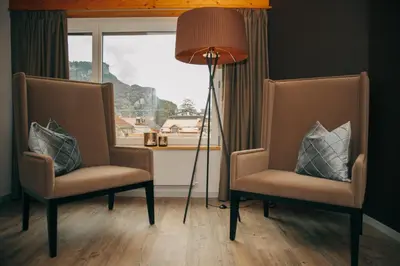 Ein Sitzbereich in der Unterkunft Hotel Dakota