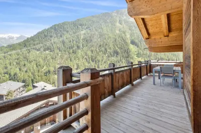 Ein allgemeiner Bergblick oder ein Berglick von der Ferienwohnung aus
