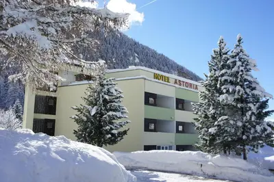 Ein allgemeiner Bergblick oder ein Berglick von des Hotels aus