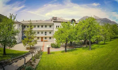 Ein allgemeiner Bergblick oder ein Berglick von des Hotels aus
