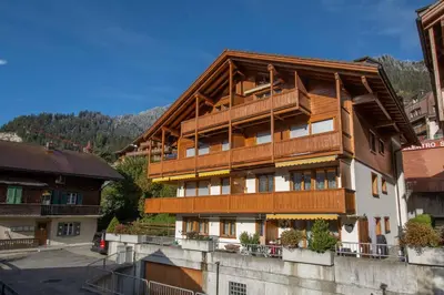 Das Gebäude in dem sich die Ferienwohnung befindet