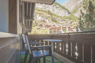 Ein allgemeiner Bergblick oder ein Berglick von des Hotels aus