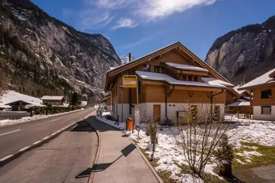 Ein allgemeiner Bergblick oder ein Berglick von der Ferienwohnung aus
