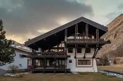 Ein allgemeiner Bergblick oder ein Berglick von der Ferienwohnung aus