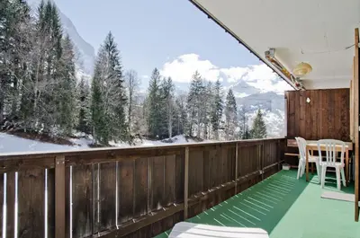 Ein allgemeiner Bergblick oder ein Berglick von der Ferienwohnung aus