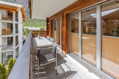 Ein Balkon oder eine Terrasse in der Unterkunft Casa Della Luce Apartments by Zermatt Premium Apartments
