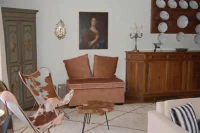 Ein Sitzbereich in der Unterkunft CRANS MONTANA LE REGENT APPARTEMENT