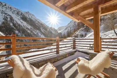Ein allgemeiner Bergblick oder ein Berglick von der Ferienwohnung aus