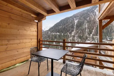 Ein allgemeiner Bergblick oder ein Berglick von der Ferienwohnung aus
