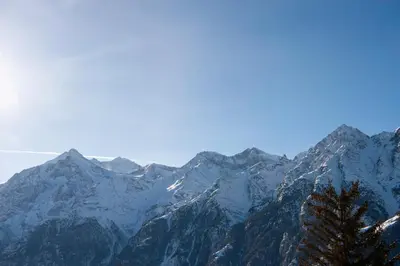 Ein allgemeiner Bergblick oder ein Berglick von des Hostels aus