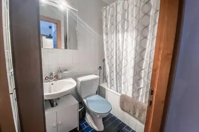 Ein Badezimmer in der Unterkunft Anzère - Appartement 2 pièces au pied du télécabine