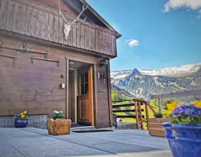 Ein allgemeiner Bergblick oder ein Berglick von des Hotels aus