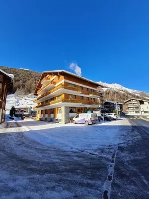 Ein allgemeiner Bergblick oder ein Berglick von des Hotels aus