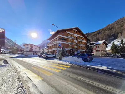 Ein allgemeiner Bergblick oder ein Berglick von des Hotels aus