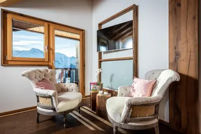 Ein Sitzbereich in der Unterkunft Hotel Slalom