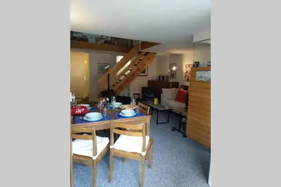 Ein Sitzbereich in der Unterkunft Fortuna 317