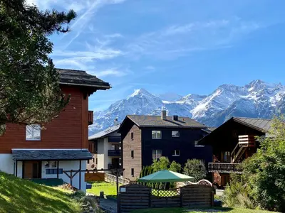 Ein allgemeiner Bergblick oder ein Berglick von der Ferienwohnung aus