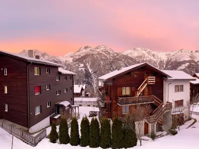 Ein allgemeiner Bergblick oder ein Berglick von der Ferienwohnung aus