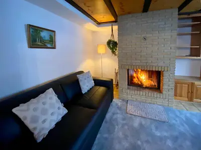 Ein Sitzbereich in der Unterkunft Apartment Chalet Jungtalblick Drieri by Interhome