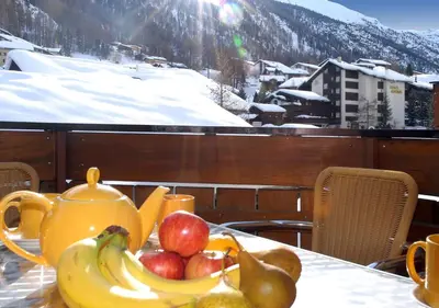 Ein allgemeiner Bergblick oder ein Berglick von der Ferienwohnung aus