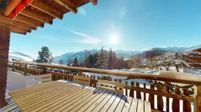 Ein allgemeiner Bergblick oder ein Berglick von der Ferienwohnung aus