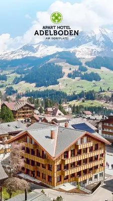 Ein allgemeiner Bergblick oder ein Berglick von des Aparthotels aus