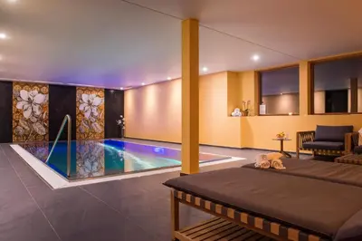 Der Swimmingpool an oder in der Nähe von Chalet Shalimar