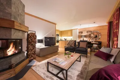 Ein Sitzbereich in der Unterkunft Chalet Shalimar