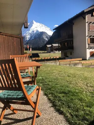 Ein allgemeiner Bergblick oder ein Berglick von der Ferienwohnung aus