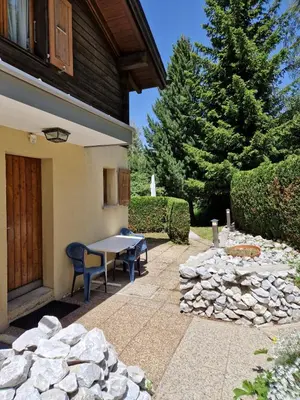 Ein Garten an der Unterkunft Chalet Alba A