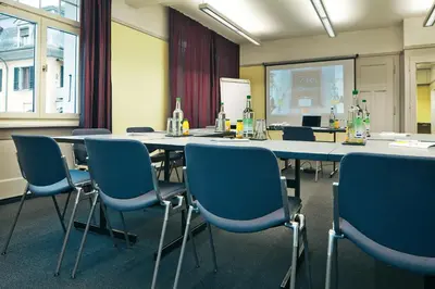 Der Geschäftsbereich oder Konferenzraum in der Unterkunft Hotel Restaurant Bellevue au Lac