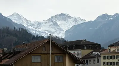 Ein allgemeiner Bergblick oder ein Berglick von des Hotels aus