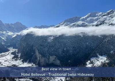 Ein allgemeiner Bergblick oder ein Berglick von des Hotels aus