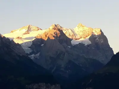 Ein allgemeiner Bergblick oder ein Berglick von der Ferienwohnung aus