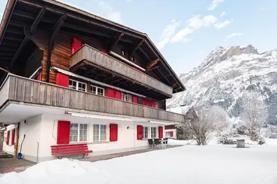 Ein allgemeiner Bergblick oder ein Berglick von der Ferienwohnung aus