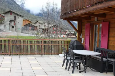 Ein allgemeiner Bergblick oder ein Berglick von der Ferienwohnung aus