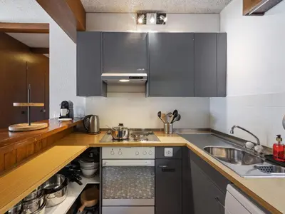Küche/Küchenzeile in der Unterkunft Apartment Lisière-Sud A 17 by Interhome