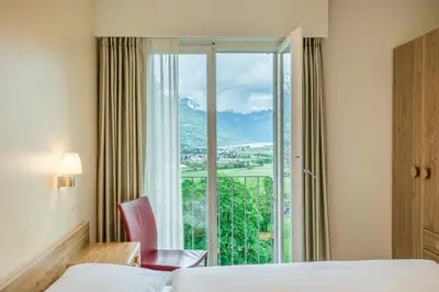 Ein allgemeiner Bergblick oder ein Berglick von des Hotels aus